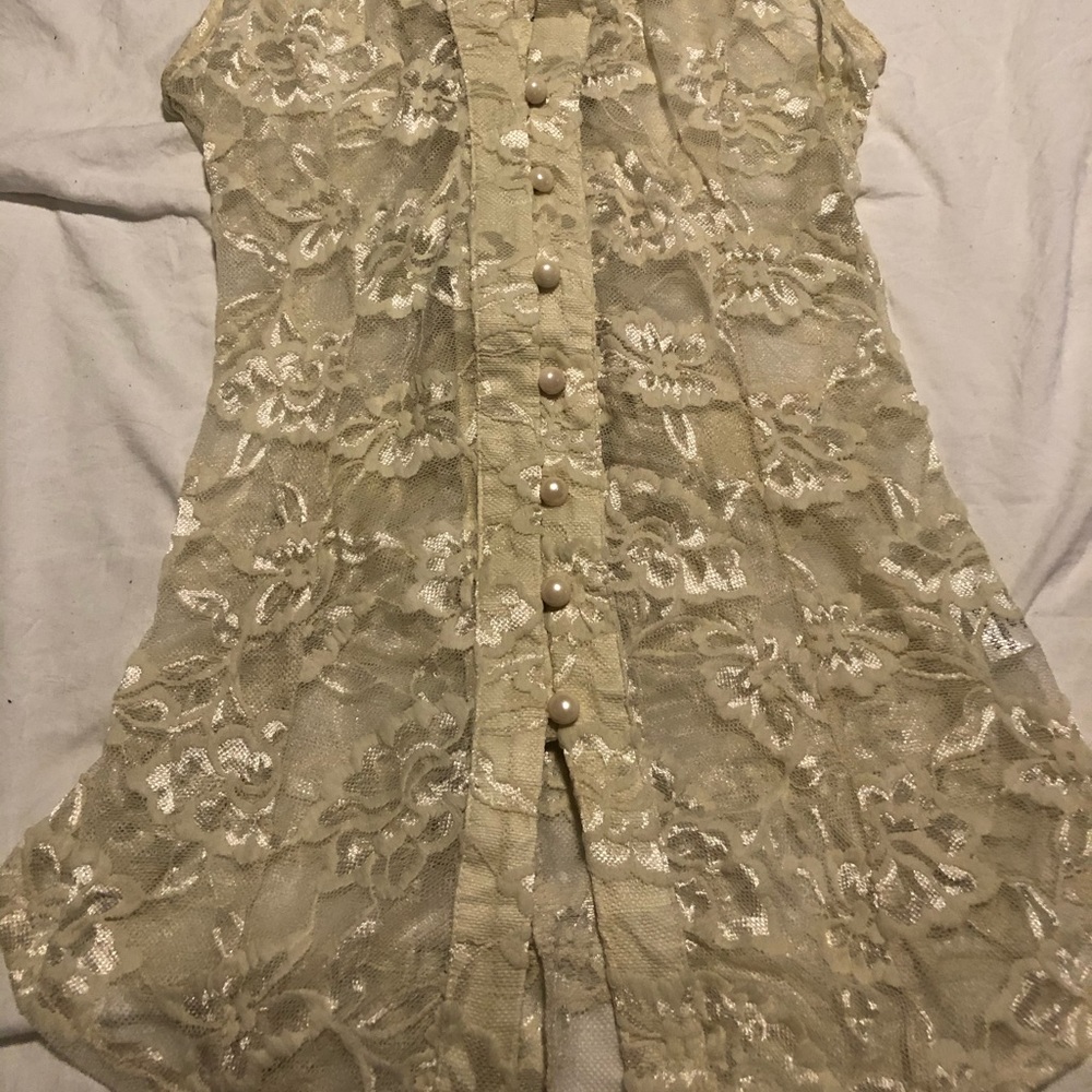 Top - Picture 2 of 4